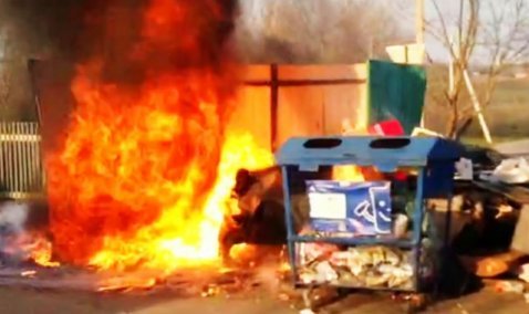 Пожар уничтожил новые пластиковые контейнеры в Кашире-1