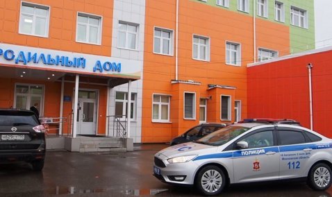 Сотрудники Госавтоинспекции в Кашире сопроводили автомобиль с девушкой, у которой прямо в пути родился ребенок