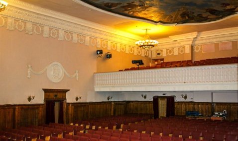 Более 450 новых кресел установят в большом зрительном зале ДК им. Ленина в Кашире-2