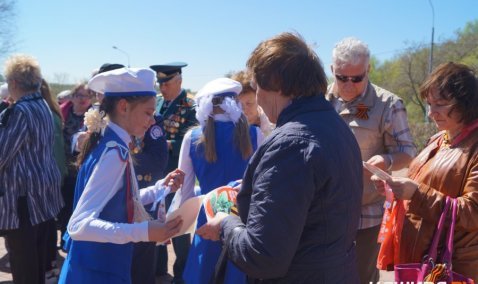 Потомки погибших солдат-якутов прилетели на урок мужества из Республики Саха (Якутия)