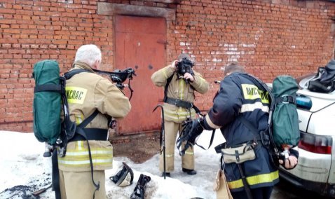 Каширские пожарные провели тренировку по работе в непригодной для дыхания среде