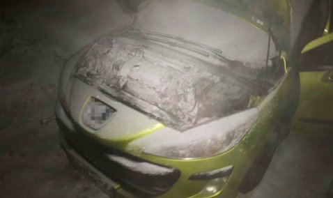 Полицейские 2 полка ДПС (южный) помогли женщине потушить автомобиль