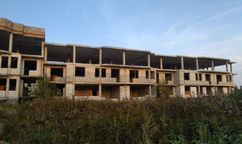 Незавершенное строительство 2-й очереди жилого комплекса «Березовая роща» выставлено на продажу