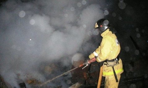 Хозпостройка загорелась рано утром в СНТ у деревни Козьяково