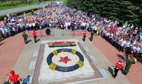 Митинг «Свет памяти, скорби и славы» прошел у обелиска в поселке Зендиково