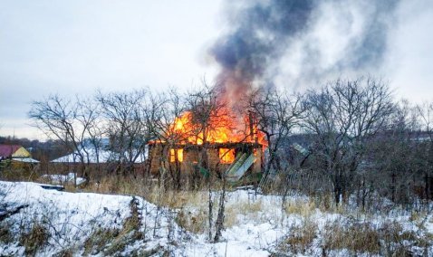 Короткое замыкание в электропроводке привело к пожару в частном доме в городском округе Кашира