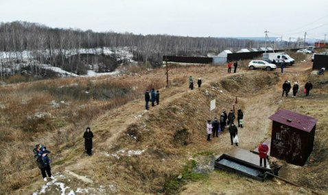 Крещенские купания прошли сегодня в Хитровском овраге