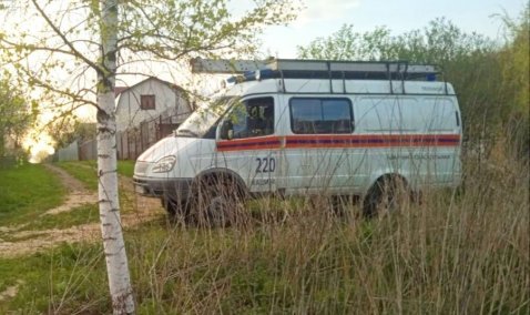 Мужчину с травмированной ногой вызволили из леса каширские спасатели