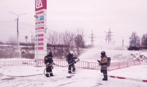 Автозаправку «Лукойл» «тушили» в Кашире на ул. Путейской