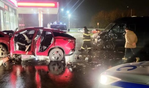 В сети появилось видео смертельной аварии на АЗС в Кашире