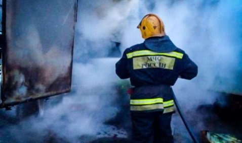 Загоревшийся грузовик на трассе М-4 «Дон» в Кашире тушили почти 4 часа