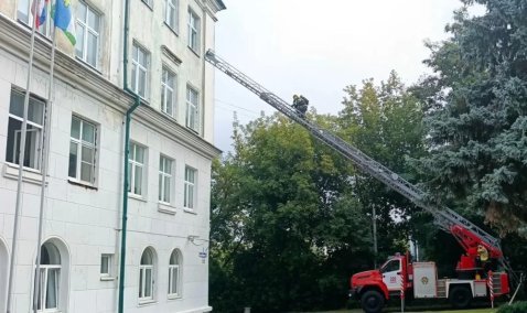 Дым, тревога и спасение с высоты: в школе Каширы прошли пожарные учения