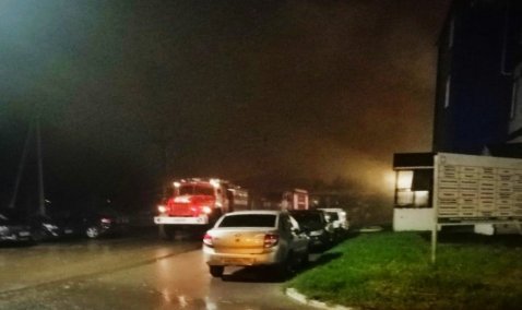 Более 20 человек участвовали в ликвидации пожара в бане в Кашире-3