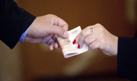 Мужчина попал за решетку за отказ возвращать деньги жительнице Ожерелья