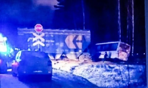 Восемь человек находились в автобусе в момент столкновения с поездом в Ожерелье