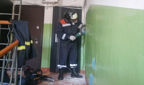 Спасатели в Кашире-2 вызволили из запертой квартиры пенсионерку