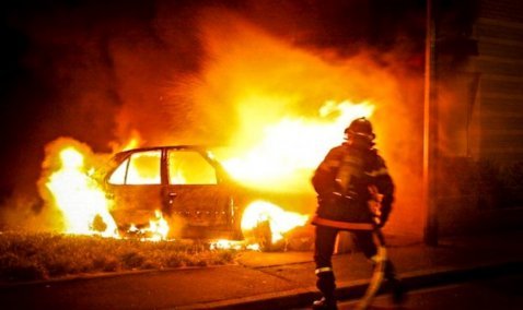 Ночью в Кашире в очередной раз сгорел автомобиль