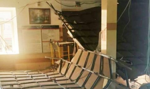 На вокзале в Ожерелье обрушился потолок зала ожидания: пострадала семья с ребенком