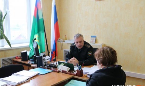 Судебные приставы провели День единого приема граждан