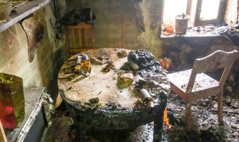 Двух человек эвакуировали из горящего дома на станции Кашира