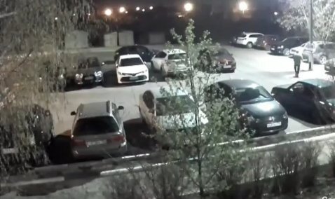 Поджигатель автомобилей в Кашире-3 попал на видео камеры наблюдения