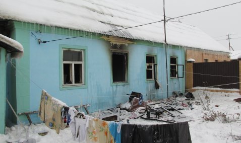Трагедия в Базарово: в пожаре погибла пожилая женщина, многодетная семья осталась без дома