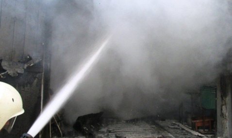 Около двух часов ликвидировали пожар в жилом доме в Ожерелье