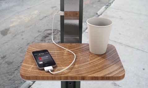 В Кашире появилась уличная зарядная станция для мобильных телефонов