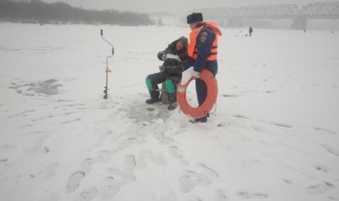 Лед под 30 см: спасатели Мособлпожспас мониторят ситуацию на водных объектах