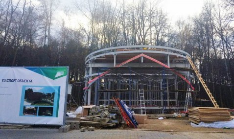 Новую сцену строят в городском парке Каширы