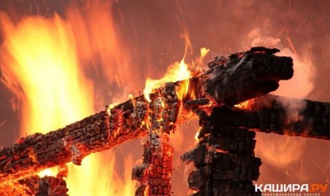 Дачный дом сгорел в деревне Андреевское