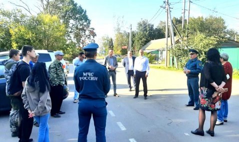В Новоселках после трагического пожара провели профилактическую встречу с жителями