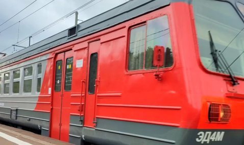 Мужчина погиб под колесами поезда на станции Кашира