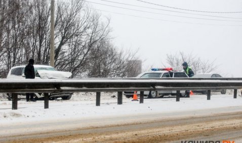 ДТП с несколькими автомобилями затруднило движение по мосту у «Гофрона» в Кашире