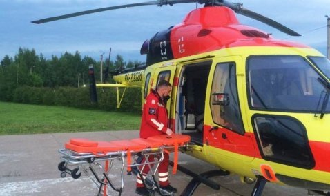 Двоих детей с травмами и переломами доставили из Ожерелья вертолетом санавиации