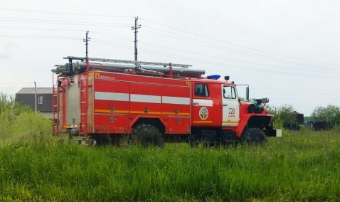 В деревне под Каширой сегодня днем произошел пожар в частном доме