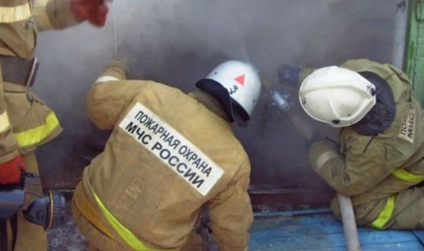 На Каширском проспекте тушили пожар в гараже