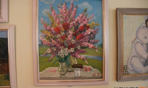 Выставка "Времена года. Весна" открылась в центральной библиотеке