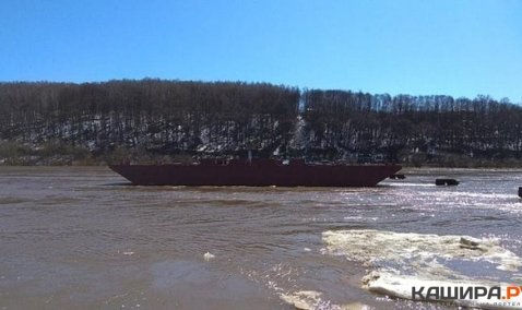 В Озерах на время паводка снят наплавной мост: жители заречного района будут добираться через Каширу