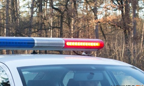 Водитель легковушки госпитализирован в результате столкновения с "КамАЗом"