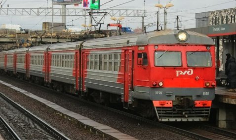 Электричка на Каширу смертельно травмировала мужчину