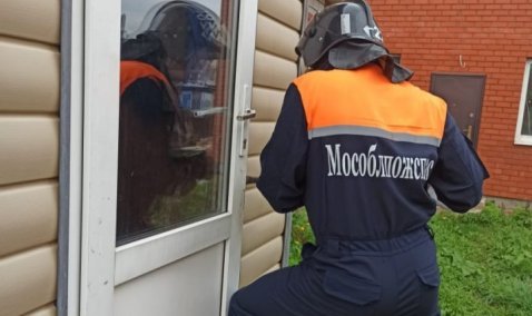 Каширские спасатели обнаружили в доме на Пушкарской мужчину без признаков жизни