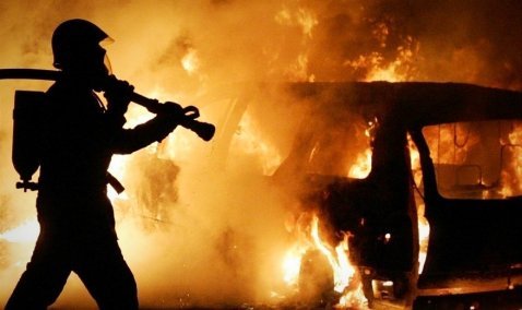 Второй за неделю автомобиль загорелся в поселке Зендиково