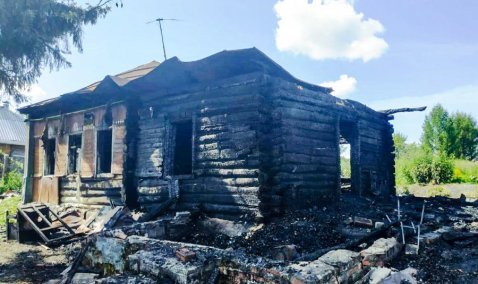 Без пострадавших: подробности ночного пожара в деревне Ягодня