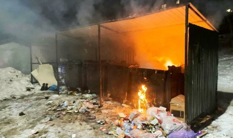 Контейнерная площадка загорелась на улице Советский проспект в Кашире-2