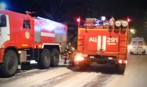 Три пожарных расчета ликвидировали возгорание хозпостройки в Труфаново