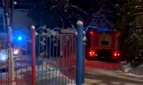 Пожарные ликвидируют возгорание в детском саду в Кашире-2