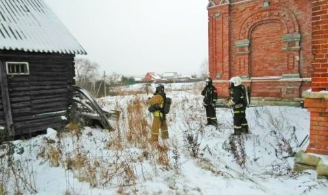 Каширские пожарные «тушили возгорание» в здании церкви Вознесения поселка Большое Руново