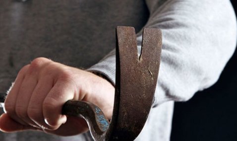 Суд в Кашире вынес приговор убийце, до смерти забившему собутыльника тростью и гвоздодером