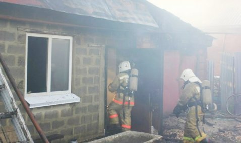 Почти два часа длилась ликвидация пожара в дачном доме у Ожерелья